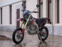 Мотоцикл STELS Sport 450 Motard красный