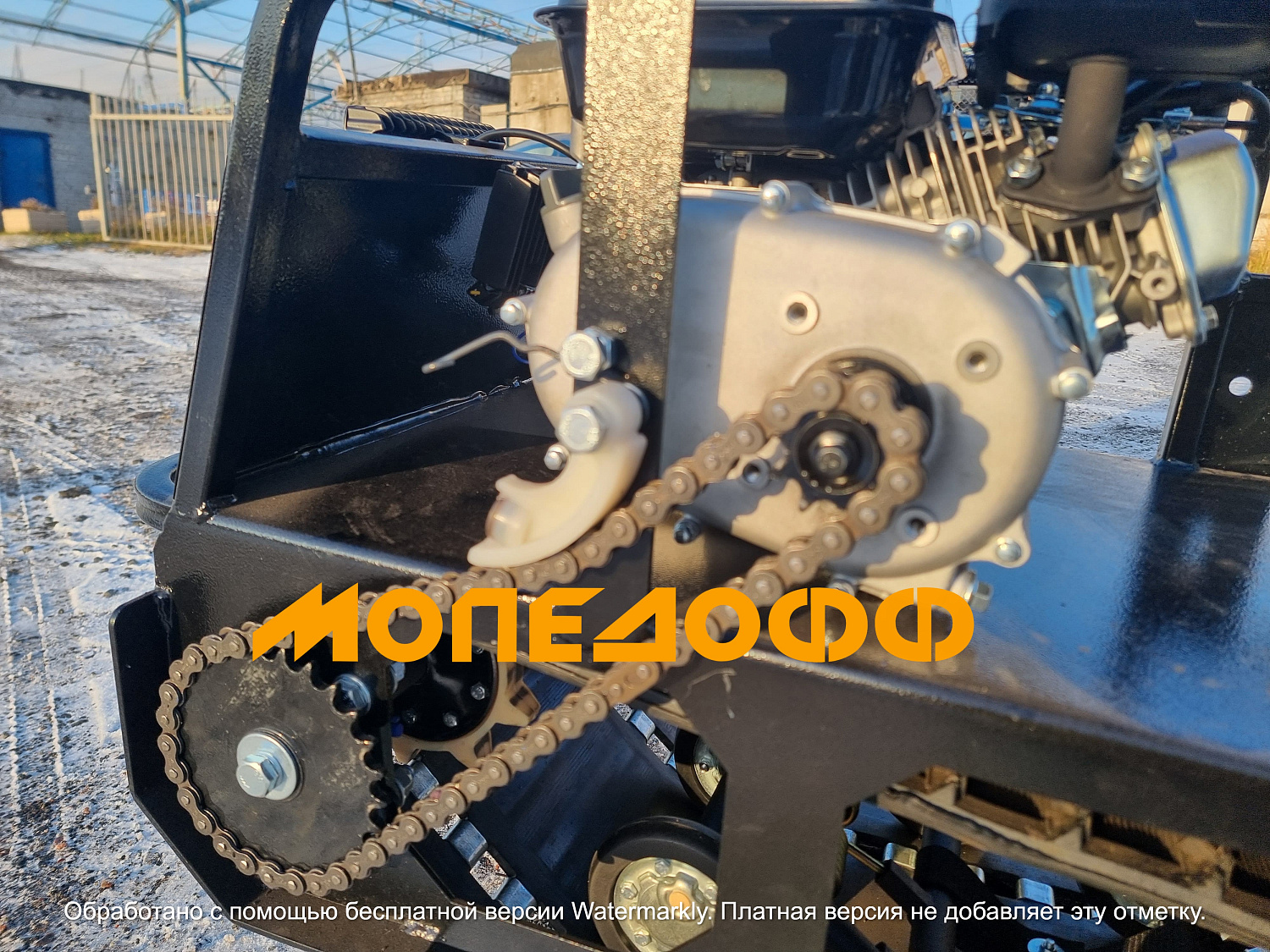 Одно-гусеничный М380 Мотобуксировщик Мужик М380