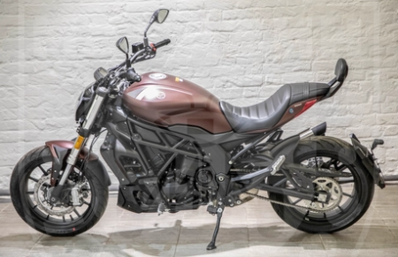 Benelli Мотоцикл Benelli 502 C коричневый