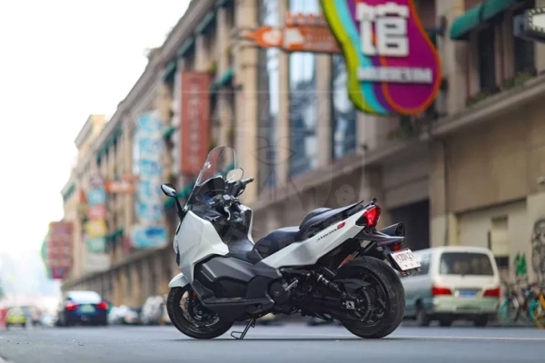 SYM Максискутер SYM MAXSYM TL 500i белый