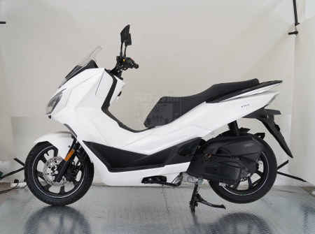 VMC Скутер VMC PCX 200 белый