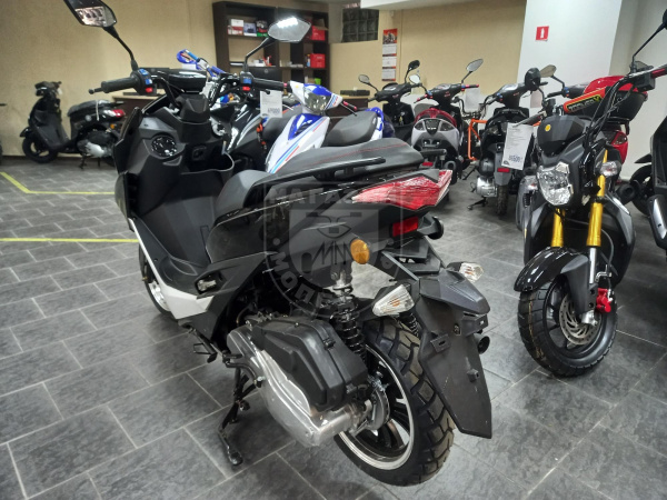 NEXUS МаксиСкутер ARC 50(125) черный