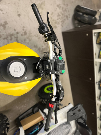VMC Мопед VMC Monster 125 (49)  желтый