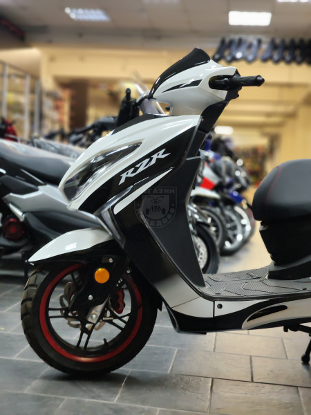NEXUS Скутер Nexus RZR Pro 150 White