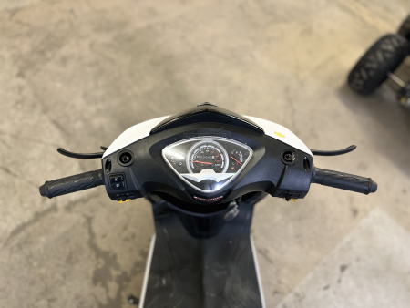 VENTO Скутер Vento City 50cc (150сс) белый/чёрный